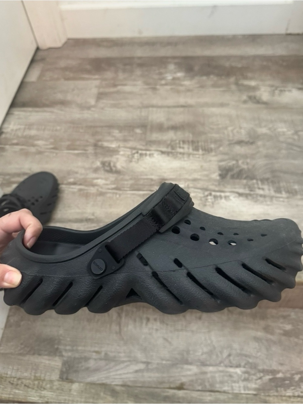 Black Crocs - Picture 7 of 9